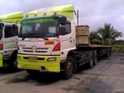 ขายด่วน รถสิบล้อหัวลาก พร้อมหางพื้นเรียบสามเพลา HINO MEGA 320 ปี 49 สภาพดีมาก พร้อมใช้งาน เอก