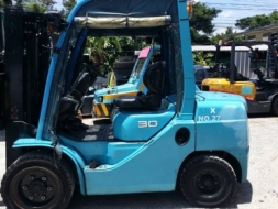 +++ ขายโฟล์คลิฟท์ TOYOTA 8FD30 รุ่น 8 (รถนอก สภาพดี) ขนาด 3 ตัน เครื่องยนต์ดีเซล เสา 3 เมต