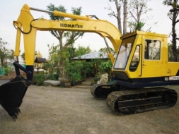 รถเเม็คโคร KOMATSU PC60-2 มี VDO ทดลองขับให้ดู ยังไม่เคยใช้งานในเมืองไทย ติดต่อ 086-775-7900, 086-3