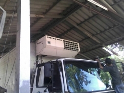 เครื่องทำความเย็นตู้เย็นรถ 6ล้อ-10ล้อ ใช้ได้ทั้ง2ระบบ(ไฟฟ้า-ดีเซล) -18-25ได้สบายๆครับ 180,000พร้อมติ