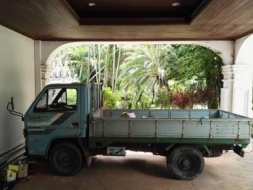 ขาย 4 ล้อ NKR ปี 33 เครื่อง 4JB1 88 แรงม้าทะเบียนพร้อมโอนครับ