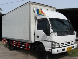 ขาย 6 ล้อ ตู้แห้ง 3 บาน อีซูซุ NQR 150 แรง ยาว 5.50 ม.ปี 2007 พร้อมใช้งาน สภาพกว่า 90 % สวยกิ๊ป ๆ ช