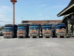 รับจ้างบรรทุกสินค้าเกษตรอาหารสัตว์วัตุดิบโดยรถพ่วงคอกเกษตรดั๊ม