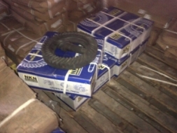 ขายจานเดือยหมู 6 ล้อhinofc และ 10 ล้อ lockเล็กใหญ่ fuso nissanราคา ลูกละ 9000 บาท โทร 0906208746  แล