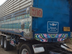 ลูกพ่วงสามเพลาดั้ม