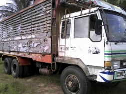 ขายดั้ม2เพลา FN527M-TD เครื่อง195แรง สภาพพร้อมใช้งาน เอกสารพร้อมโอนสนใจโทร 090-8588220คุณนะ 093-3258