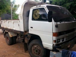 ขายดั้มISUZU NRR185แรง เครื่องดีแคชซีสวย สภาพพร้อมใช้งาน เอกสารพร้อมโอน สนใจโทร 090-8588220คุณนะ 093