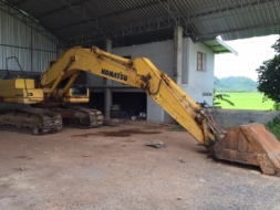 แมคโค โคมัสสุ200 รุ่น8 ติดต่อ 080-1405528