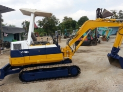 ราคาพิเศษ KOMATSU PC 30 รุ่น6 เก่าญี่ปุ่น สวยๆ 086-348-2188 พง