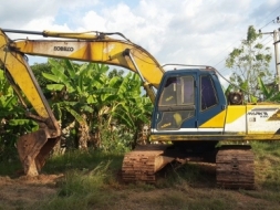 ขายรถขุดแบ็คโค เล่มทะเบียนkobelcosk200-3 mark3 ช่วงล่างเต็มโซ่ดี เครื่องแน่น ปั๊มแรงไม่โหลด พร้อมลงท