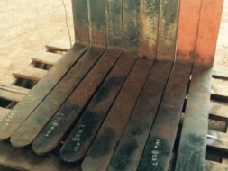 ขาย งา-รถโฟล์คลิฟท์ มี 4 คู่ สภาพดีพร้อมใช้งาน ไม่เคยใช้งานในไทย