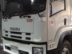 ขายด่วน อีซูซุ 10 ล้อรุ่นใหม่ ยาว 7.5 ม สภาพใหม่มาก