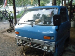 ขายหัวเก๋ง ISUZU TL สวยๆไม่มีผุ ติดแอร์ได้เลย สีพิเศษ(ฟ้ามุก) ไม่มีพวงมาลัย 35,000