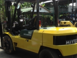 +++ ขายโฟล์คลิฟท์ MITSUBISHI FD50 ขนาด 5 ตัน เครื่องยนต์ดีเซล เสา 3 เมตร เกียร์ออโตเมติค ง