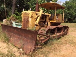 ขายด่วน รถแทรกเตอร์ดันดิน พร้อมใช้งาน