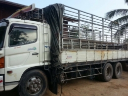 ขาย395000บาท 10ล้อฮีโน่เพลาเดียวเครื่อง220แรง สนใจโทสอบถามรายละเอียดได้คับ