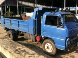 ขายรถ6ล้อดั้ม NPR115แรง เกียร์ร็อก เฟืองท้ายใหญ่ สภาพสวยพร้อมใช้งาน เอกสารพร้อมโอน สนใจโทร 090-85882