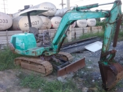 ขายรถแบคโฮ KOMATSU pc 25-7รถสวยสภาพเก่านอกพร้อมใช้ราคา 250,000 090-772-3710 090-772-3708