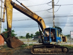 Komatsu PC200-3 ราคา 355,000 บาท เครื่องเดิม ปั้มดี ตัวเดินเงียบ เอกสารสัญญาชื้อขาย