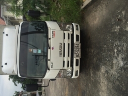 IZUZU nmr 130แรงม้า 6ล้อ เครื่องเดิมดีเซล ตู้ทึบสวย