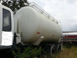 ขายแทงก์สแตนเลส พีวีซีผง แป้งสาลี พร้อมอุปกรณ์ครบชุดจำนวน 6 ใบ