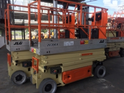 ขายรถกระเช้า JLG ขากรรไกร 2030ES สูง 6.1 เมตร มือสอง