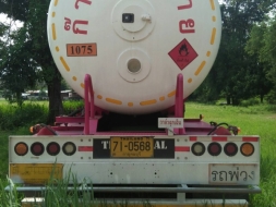 รถกึ่งพ่วงบรรทุกปิโตรเลียมเหลว(LPG)