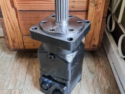 มอเตอร์ไฮดรอลิค เพลา 17 ฟัน รุ่น ZMT Series