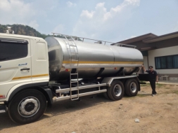 รถบรรทุกน้ำมันนมดิบ ขนาด 18,000 ลิตร ฟรีดาวน์ ไกรสร 086-3516797